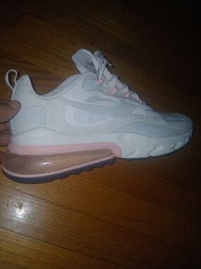 Nike Women's White and Light Pink Air Max-Style Sneakers